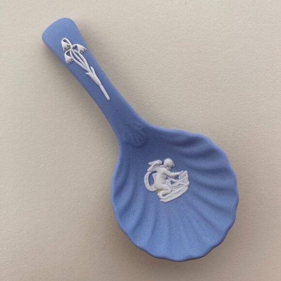 Wedgwood Blue Jasperware Christening Spoon with White Motif - Cupid and Lilies - Picture 1 of 7